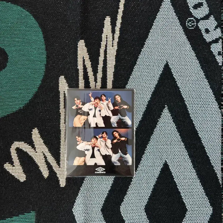 [BUNJANG] DAY6 Umbro Blanket Magnet Bundle Set / 데이식스 엄브로 블랭킷 마그넷 일괄