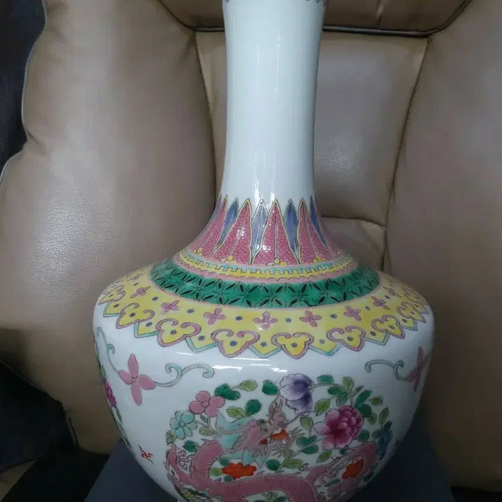 [BUNJANG] Qing Dynasty Guangxu Emperor Celadon Porcelain Vase with Five-Color Dragon Motif / 청.광서제.기물/오채.화룡문.화병.