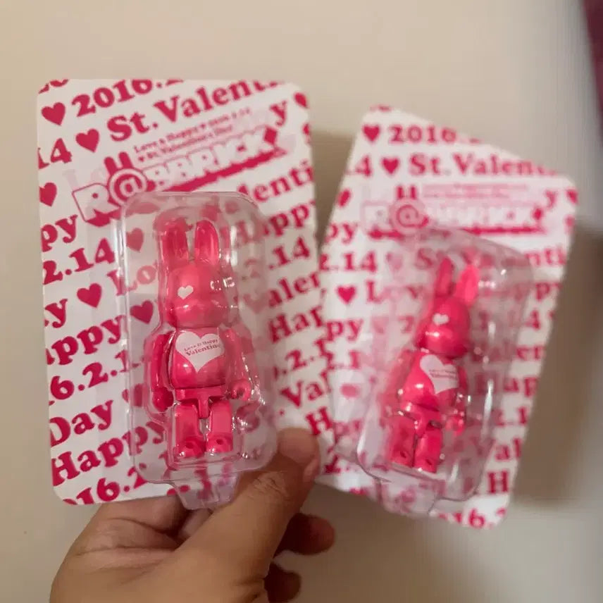 [BUNJANG] Bearbrick 2016 Valentine Limited Edition Rabbit Unsealed / 베어브릭 2016 발렌타인한정 래브릭 미개봉