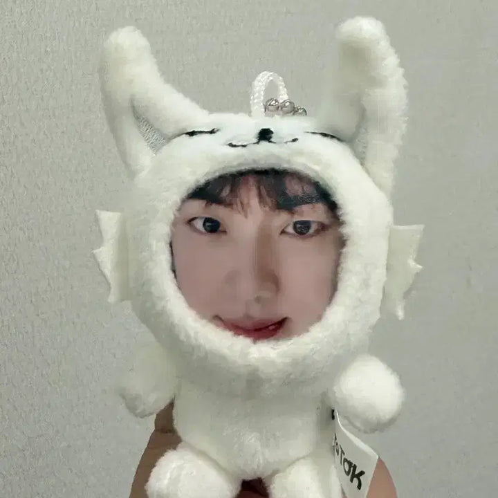[BUNJANG] BTS Jin Seokjin White Fox Doll Keychain / 방탄소년단 BTS 진 석진 jin 포토톡 인형 키링 ㅅㅊ 해피 에코 포카