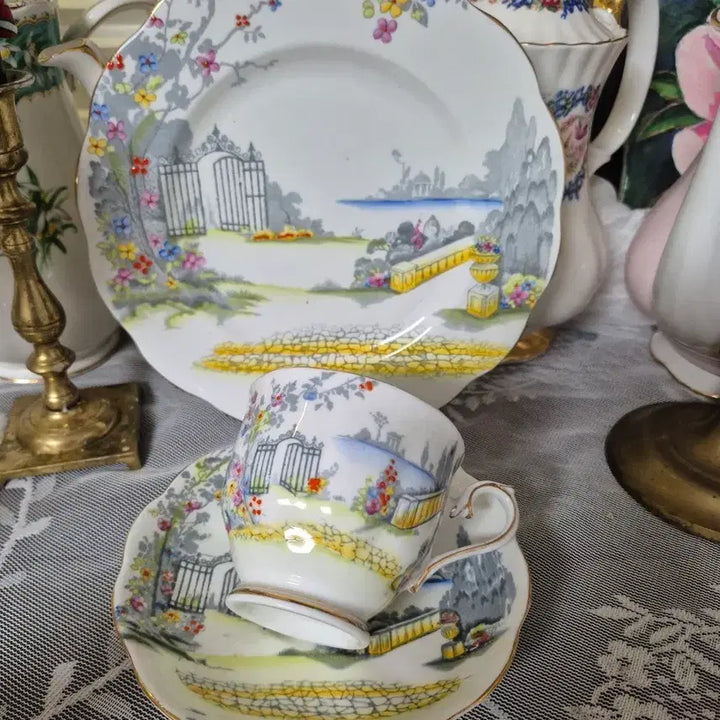 [BUNJANG] Royal Albert Old Hand-Painted Rosesdale Tea Cup Trio / 로얄알버트 앤틱  올핸페 로즈데일 찻잔트리오