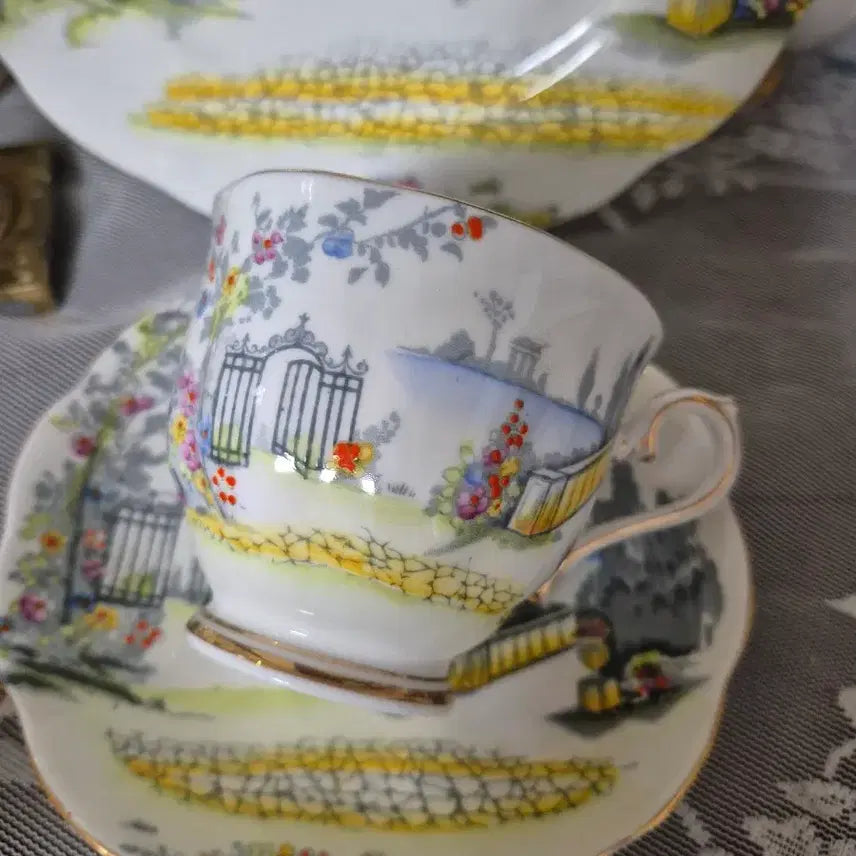 [BUNJANG] Royal Albert Old Hand-Painted Rosesdale Tea Cup Trio / 로얄알버트 앤틱  올핸페 로즈데일 찻잔트리오