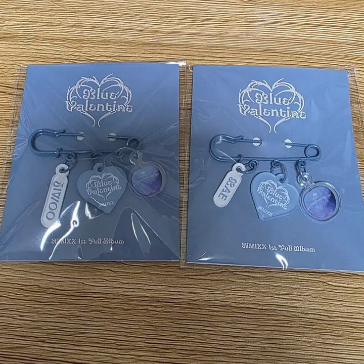 [BUNJANG] NMIXX Blue Valentine Pop-up MD Pin Brooch / 엔믹스 핀브로치 판매