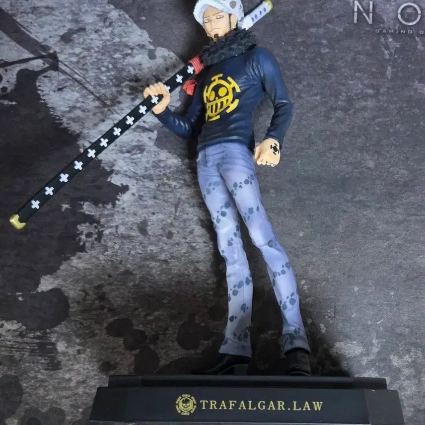 [BUNJANG] Ichiban Sho] One Piece Trafalgar Law Figure A Prize / 제일복권 원피스 트라팔가 로우 a상 피규어 판매합니다