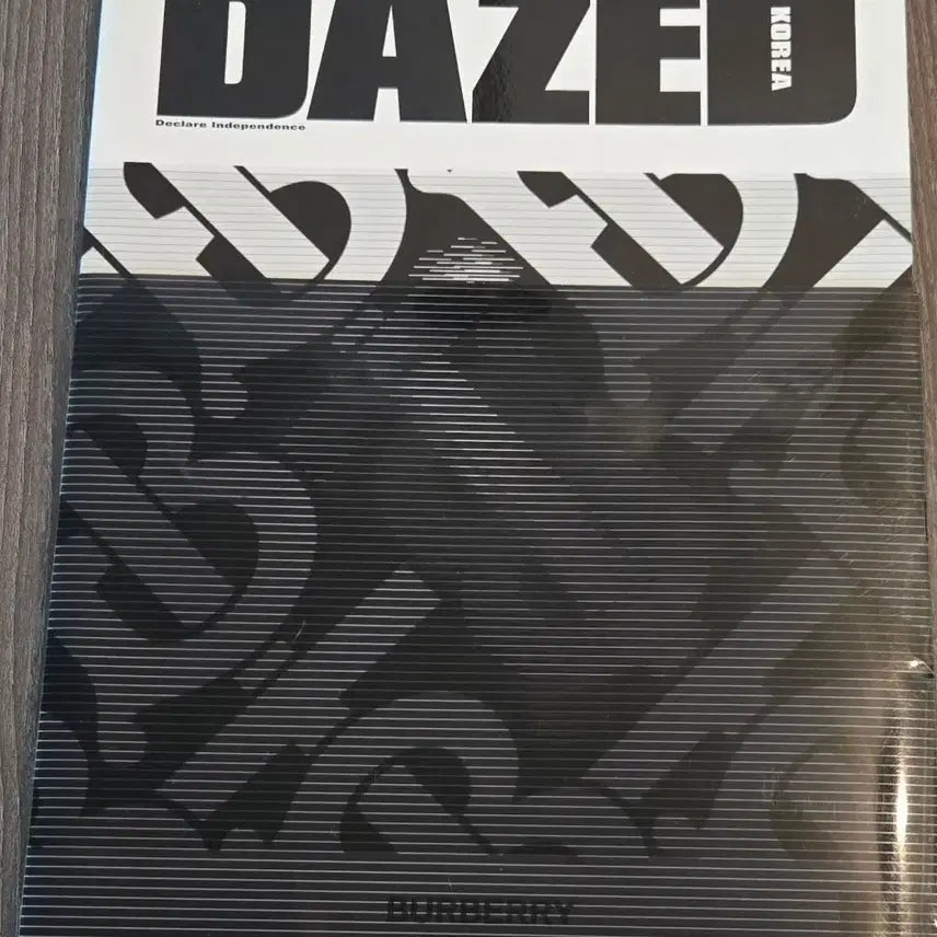 [BUNJANG] Dazed Korea September 2018 Issue The Boyz Burberry Photoshoot / 데이즈드 BURBERRY 더보이즈