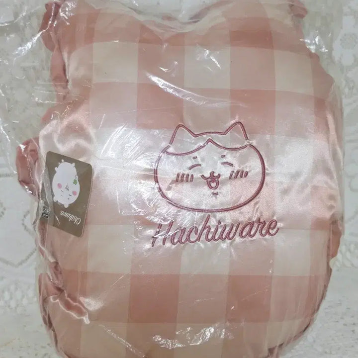 [BUNJANG] Chiikawa Monchikawa Gingham Check Cushion (Hachiwara) / 치이카와 먼작귀 깅엄체크 쿠션 하치와레
