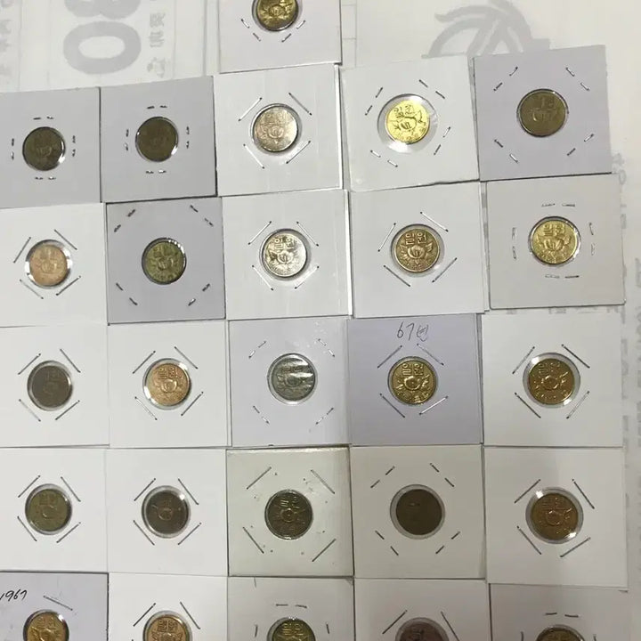 [BUNJANG] 1967 South Korean 1 Won Coin (Bundle of 26) / 한국은행 67년1원 동전 판매
