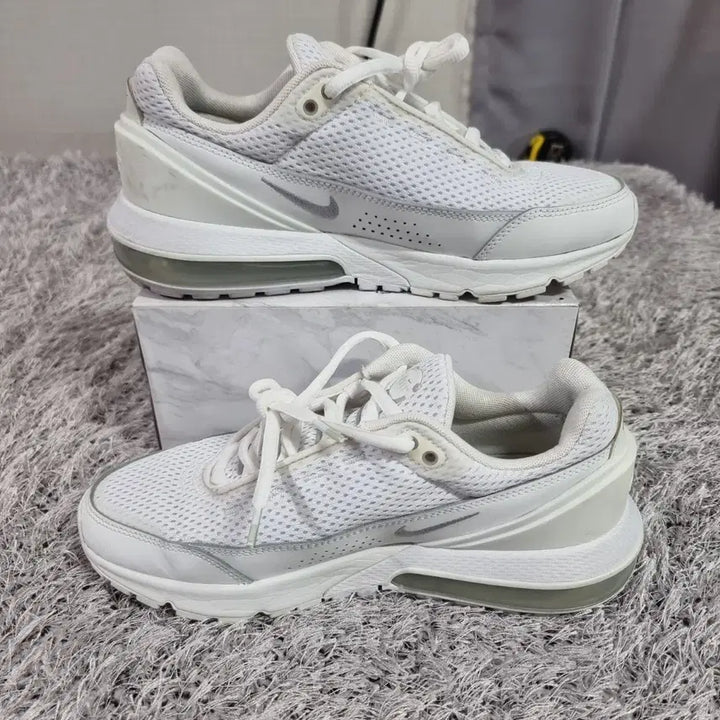 [SOLD OUT] [255] 나이키 에어 맥스 펄스 서밋 화이트 운동화 신발