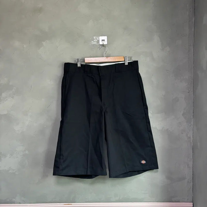[SOLD OUT] 새상품 디키즈 버뮤다 팬츠 반바지 블랙