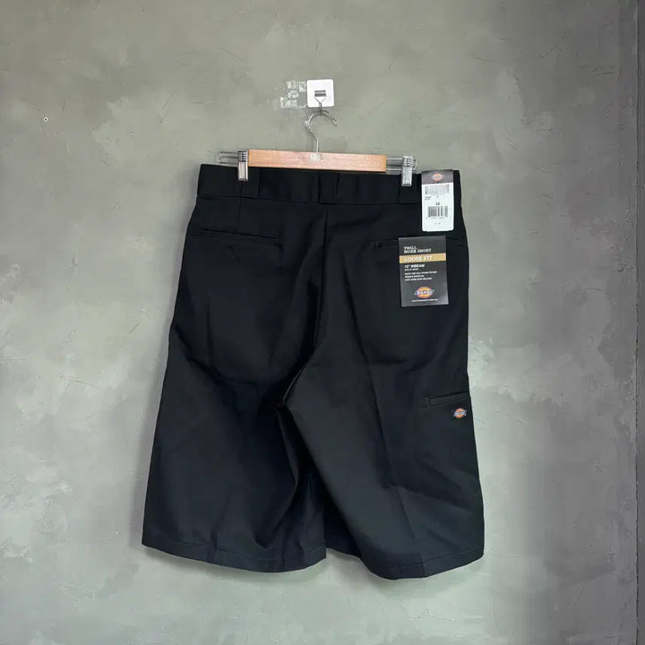 [SOLD OUT] 새상품 디키즈 버뮤다 팬츠 반바지 블랙