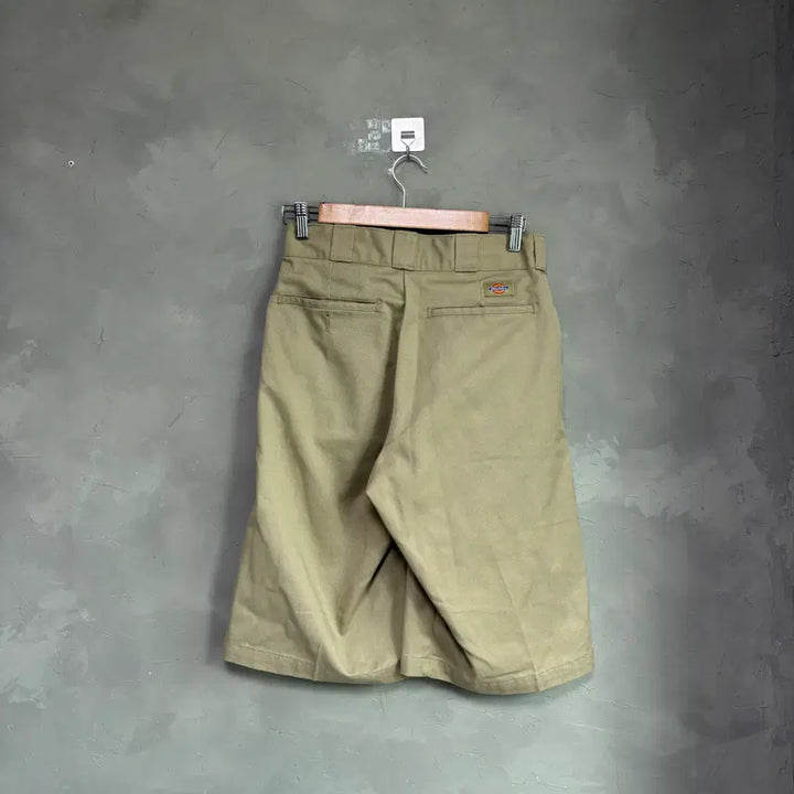 [SOLD OUT] 디키즈 버뮤다 팬츠 반바지 베이지