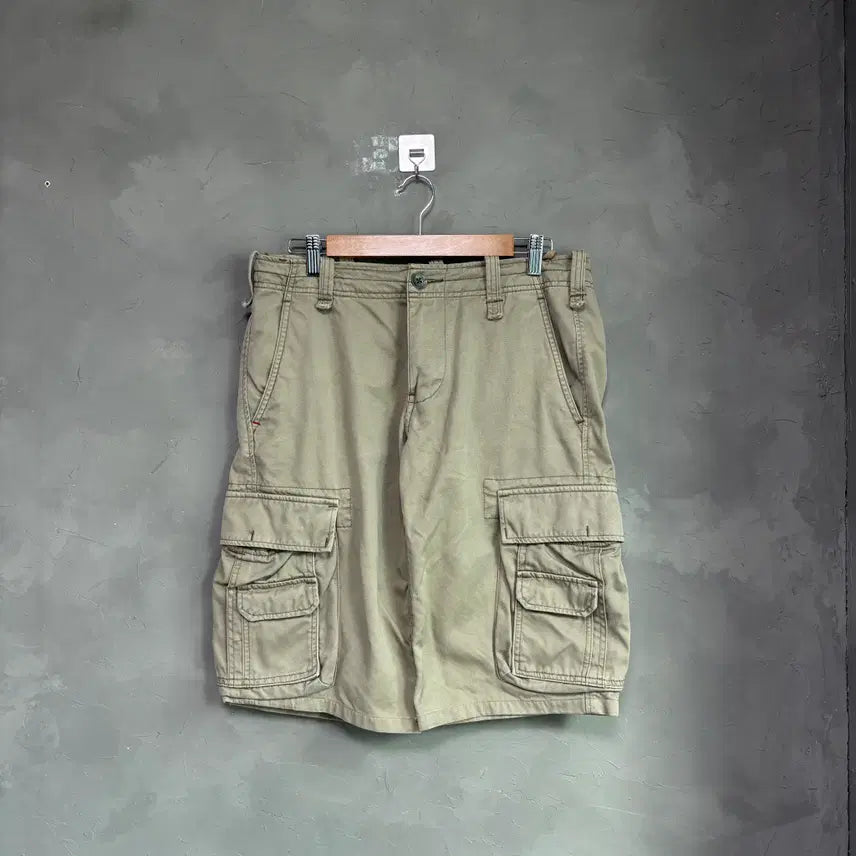 [SOLD OUT] 리바이스 카고 팬츠 반바지 카키 베이지