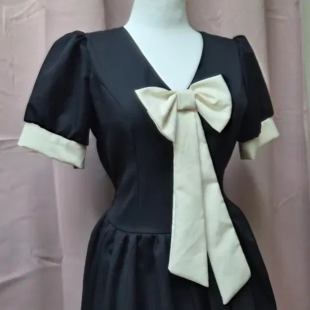 [SOLD OUT] 블랙 원피스 베이지 리본