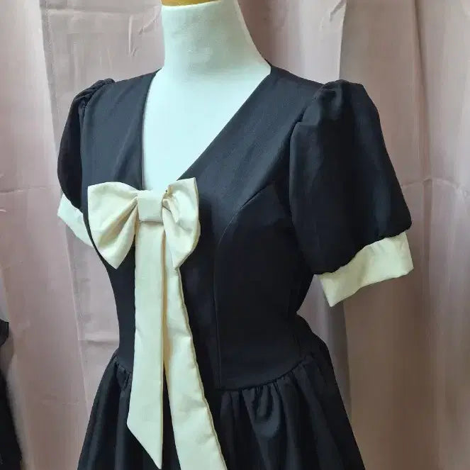 [SOLD OUT] 블랙 원피스 베이지 리본
