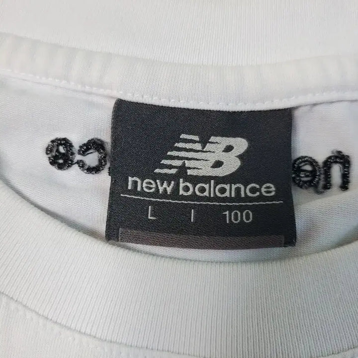 [BUNJANG] New Balance White Short Sleeve T-Shirt / 뉴발란스  화이트 반팔티