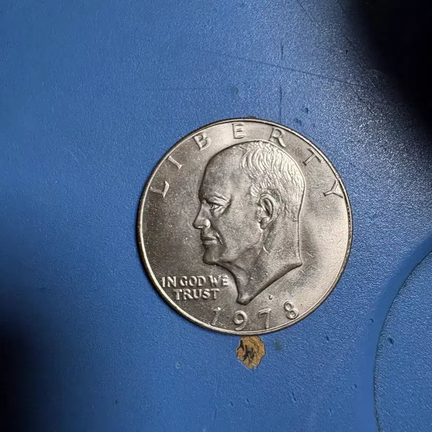 [BUNJANG] Eisenhower Dollar Coin - Random Year / 랜덤으로 대형 아이젠하워 달러 하나 팔아요