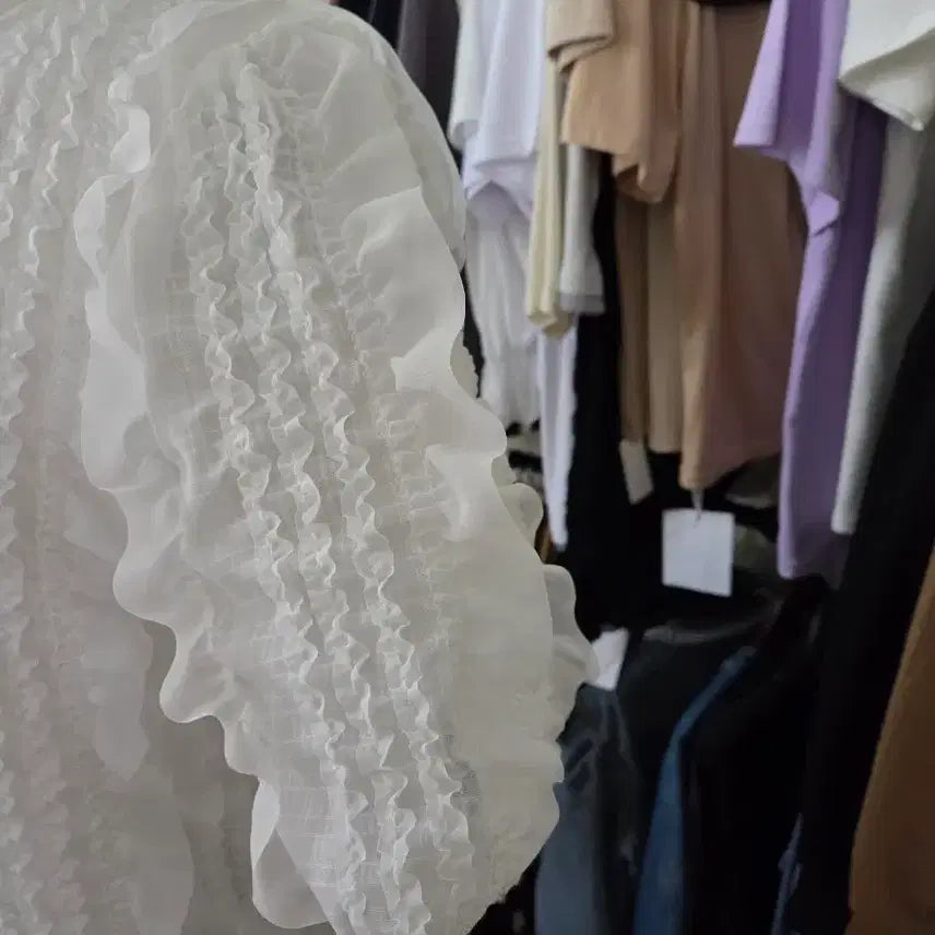 [BUNJANG] Frill Blouse White / 프릴 블라우스 흰색