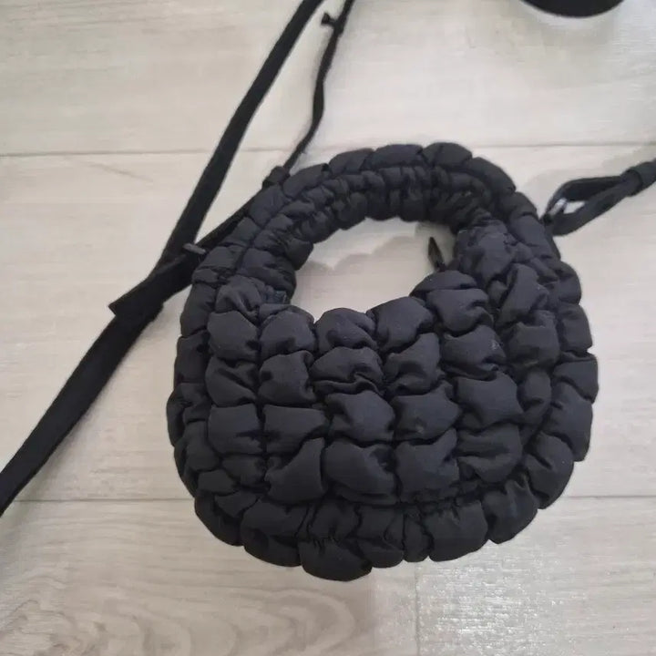 [BUNJANG] COS Quilted Shirring Cloud Bag Mini / COS 퀼팅 셔링 구름가방 초소형