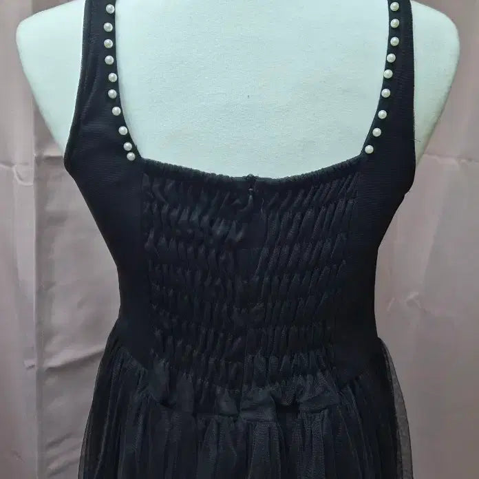 [BUNJANG] Pearl Embellished Black Dress / 진주 장식 블랙 드레스
