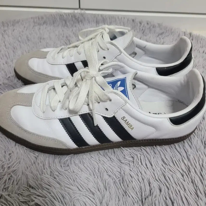 [SOLD OUT] 아디다스 삼바 흰검 스니커즈 275