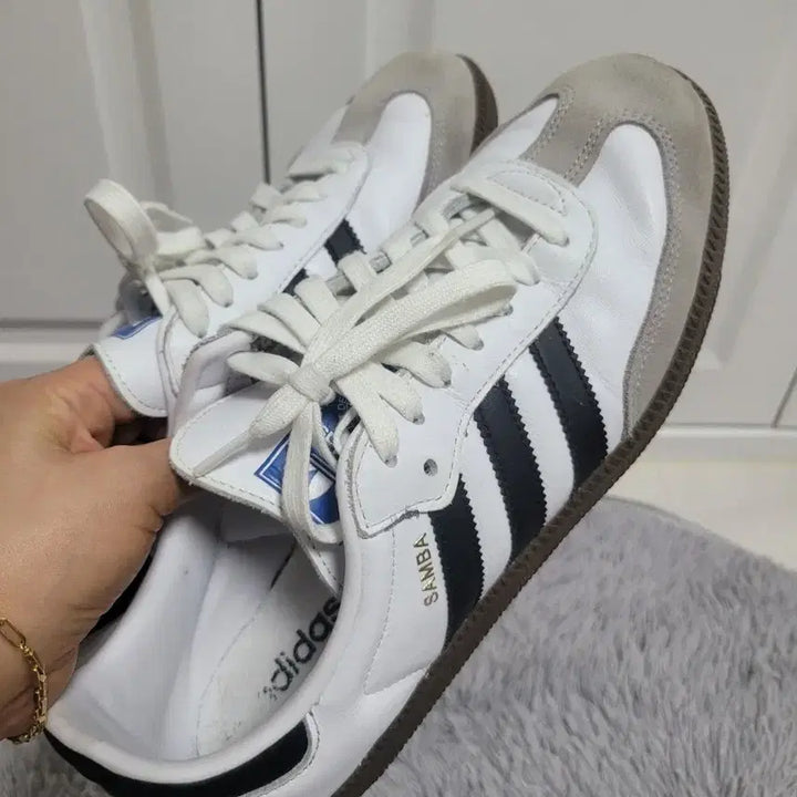 [SOLD OUT] 아디다스 삼바 흰검 스니커즈 275