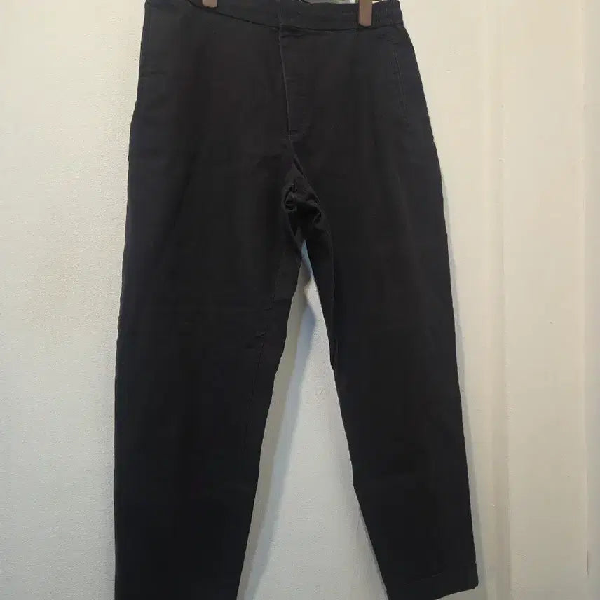 [SOLD OUT] COS 기장 크롭 블랙 면바지 가47