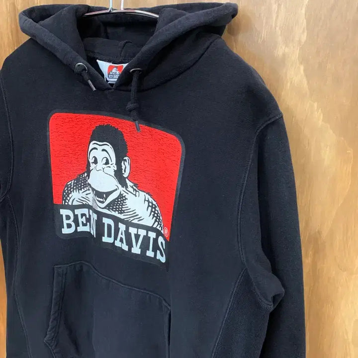 [SOLD OUT] 밴데이비스 빅로고 후드티