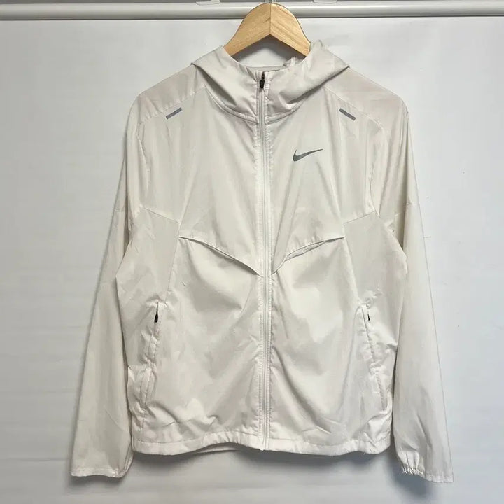 [SOLD OUT] [정품/M] 나이키 리펠UV 윈드러너 화이트 런닝 바람막이