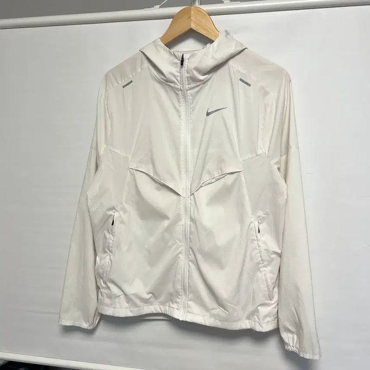 [SOLD OUT] [정품/M] 나이키 리펠UV 윈드러너 화이트 런닝 바람막이