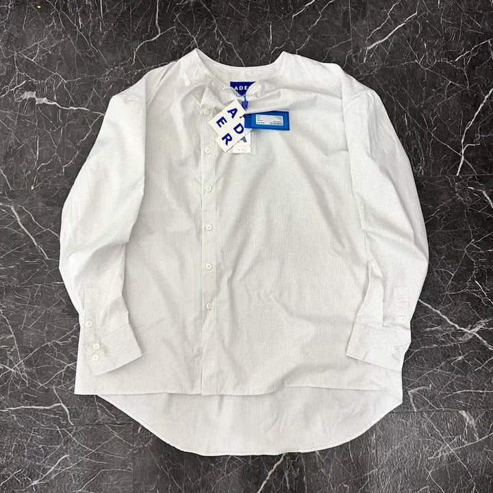 [SOLD OUT] 아더에러 논카라 비대칭 스트라이프 루즈 셔츠 화이트
