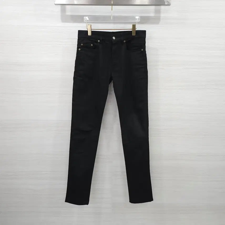 [SOLD OUT] 30 / 생로랑 블랙 코팅진 484345