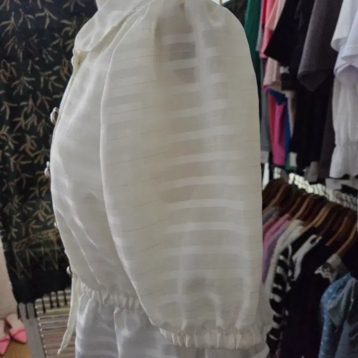 [SOLD OUT] 화이트 더블 버튼 블라우스