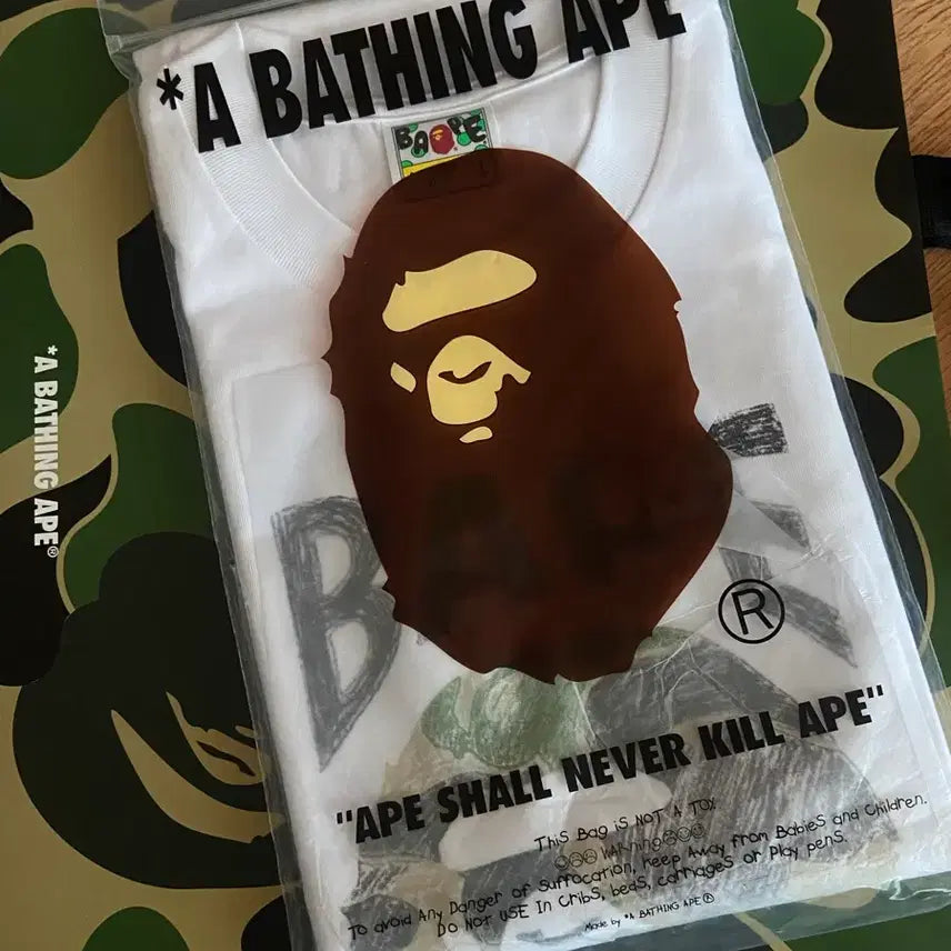 [SOLD OUT] [새상품,L] 베이프 BAPE 반팔 카모 핸드 드로우 화이트