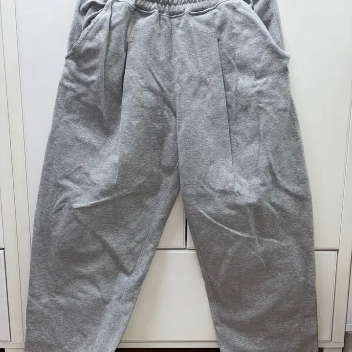 [SOLD OUT] 제로 Deep One Tuck Sweat Pants 핀턱 트레이닝 팬츠