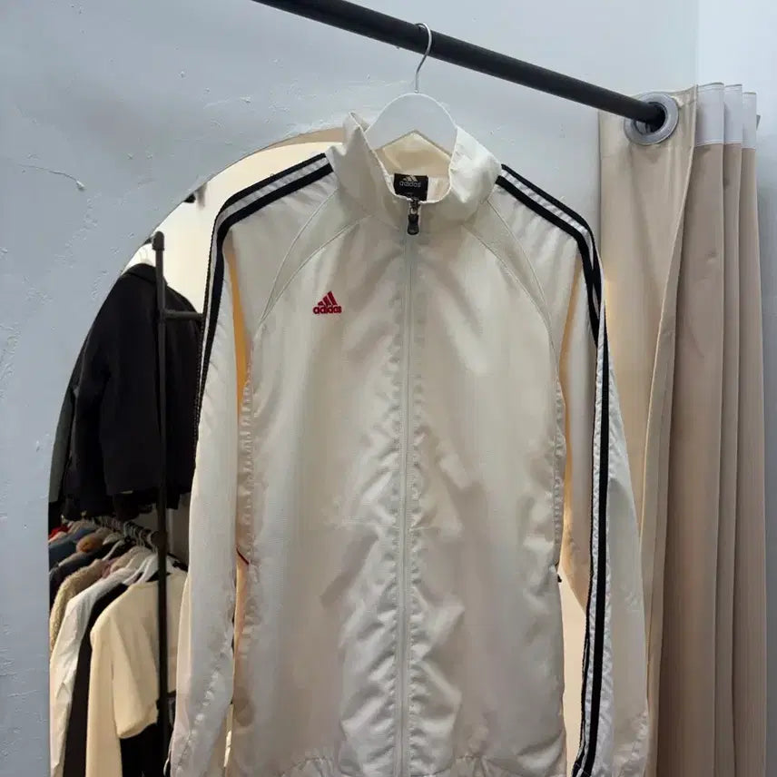 [SOLD OUT] 아디다스 아이보리 삼선 바람막이