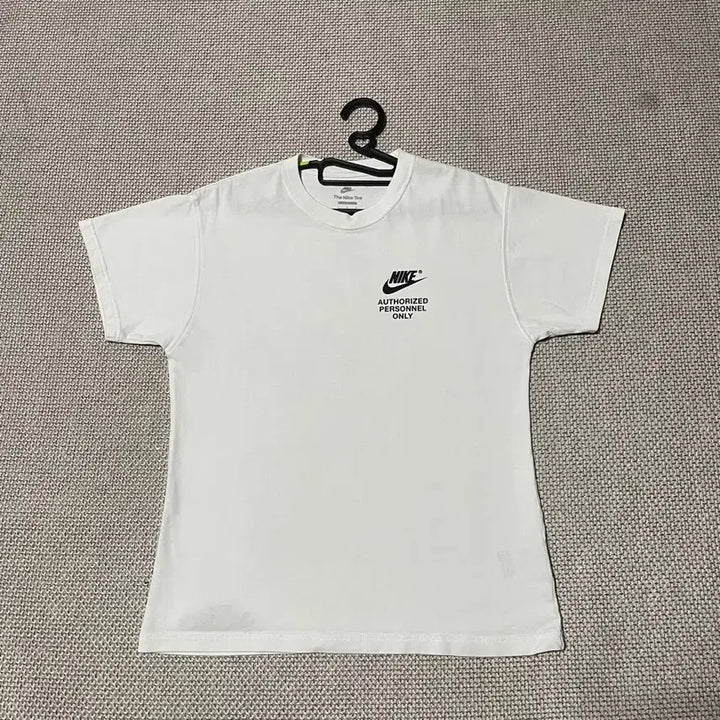 [SOLD OUT] L 나이키 라운드 반팔티 B.8426