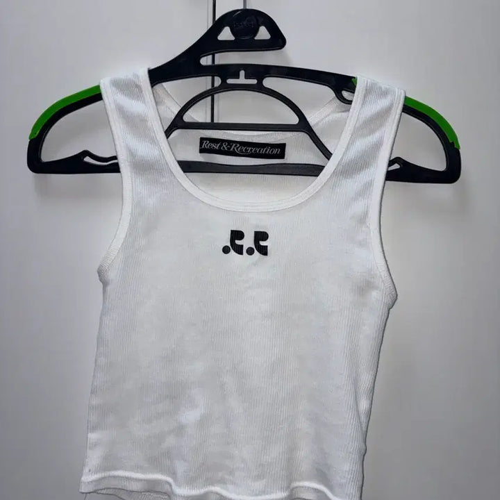[SOLD OUT] 레스트앤레크레이션 나시 탱크탑 RR LOGO SHORT TANK TOP