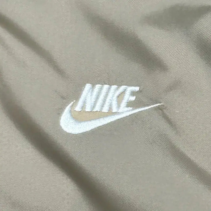 [SOLD OUT] NIKE 윈드러너 우븐 아노락 바람막이 베이지 M