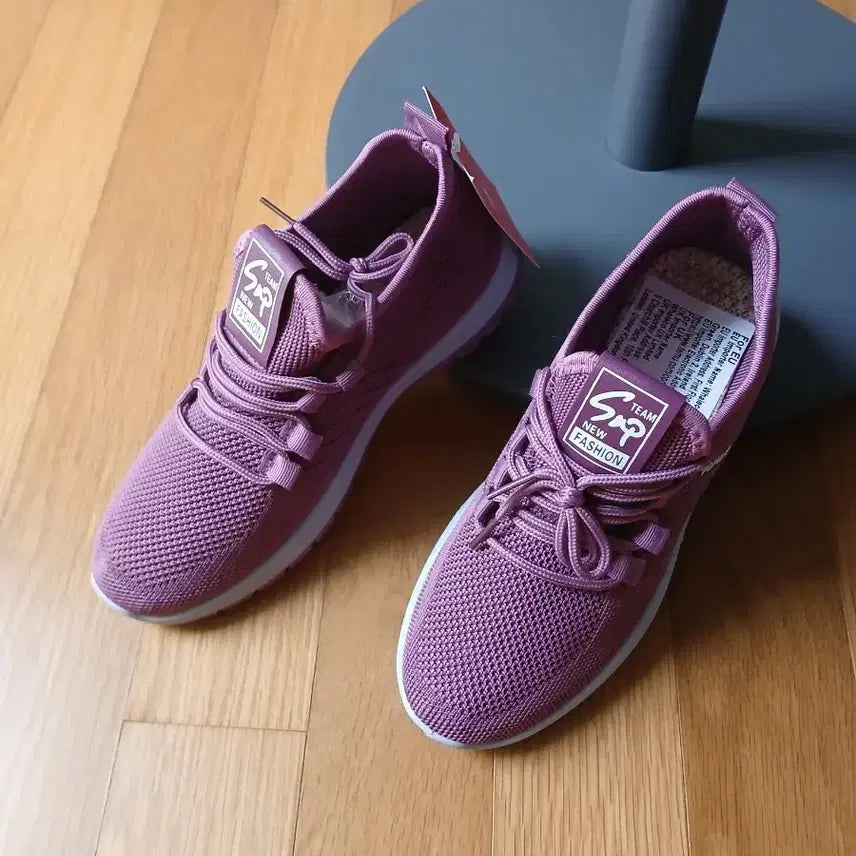 [SOLD OUT] 여성 운동화 새상품 235