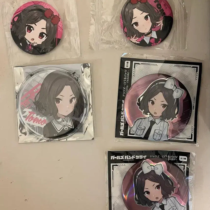 [BUNJANG] Bocchi the Rock! Tomo Badges Bundle Set / 걸즈 밴드 크라이 토모 뱃지 일괄판매, 설명참고