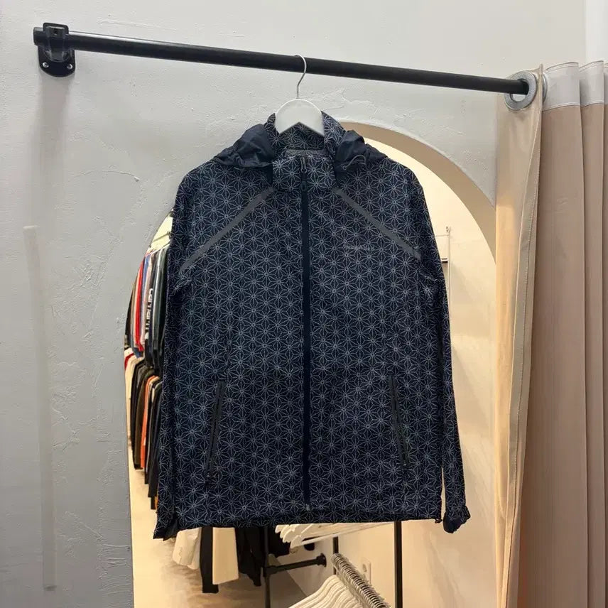 [BUNJANG] Montbell Detail Pattern Windbreaker / 몽벨 디테일 패턴 바람막이