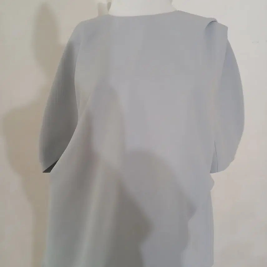 [BUNJANG] Bowen Back Button Blouse Free Size / 보웬 백버튼 블라우스 Free