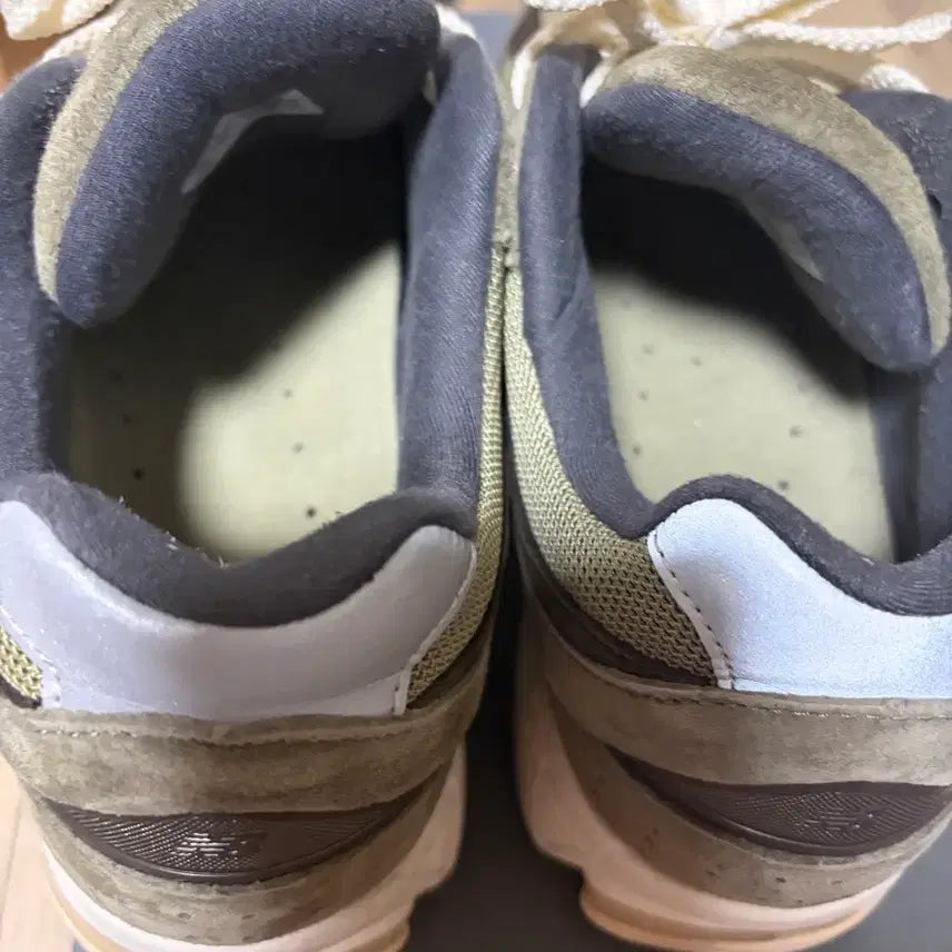 [BUNJANG] New Balance 2002R Olive 265 / 뉴발란스2002R 265사이즈 판매합니다.