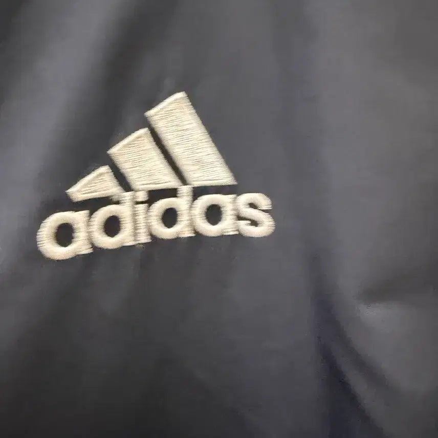 [BUNJANG] Adidas Small Logo Windbreaker / 아디다스 스몰로고 바람막이