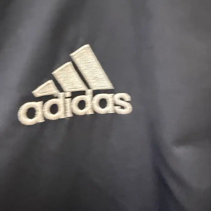 [BUNJANG] Adidas Small Logo Windbreaker / 아디다스 스몰로고 바람막이