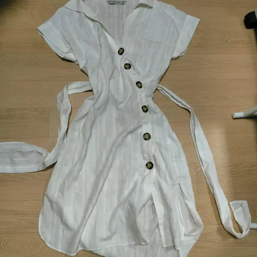 [BUNJANG] Zara Asymmetrical White Summer Dress / 자라 비대칭 사선단추 화이트 여름원피스