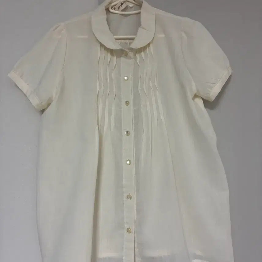 [BUNJANG] Vintage Kamee Short-Sleeve Blouse / 레몬색감 카메 빈티지 반팔 블라우스