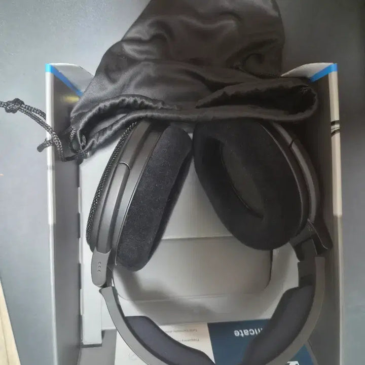 [BUNJANG] Sennheiser HD 660S2 Headphones / 젠하이저 HD 660S2 헤드폰