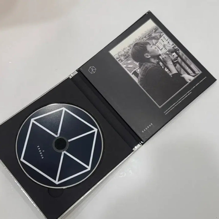 [BUNJANG] EXO Exodus Album Xiumin/Kim Min-seok &amp; Suho Photocard / EXO 앨범 EXODUS 시우민/김민석 수호포토카드