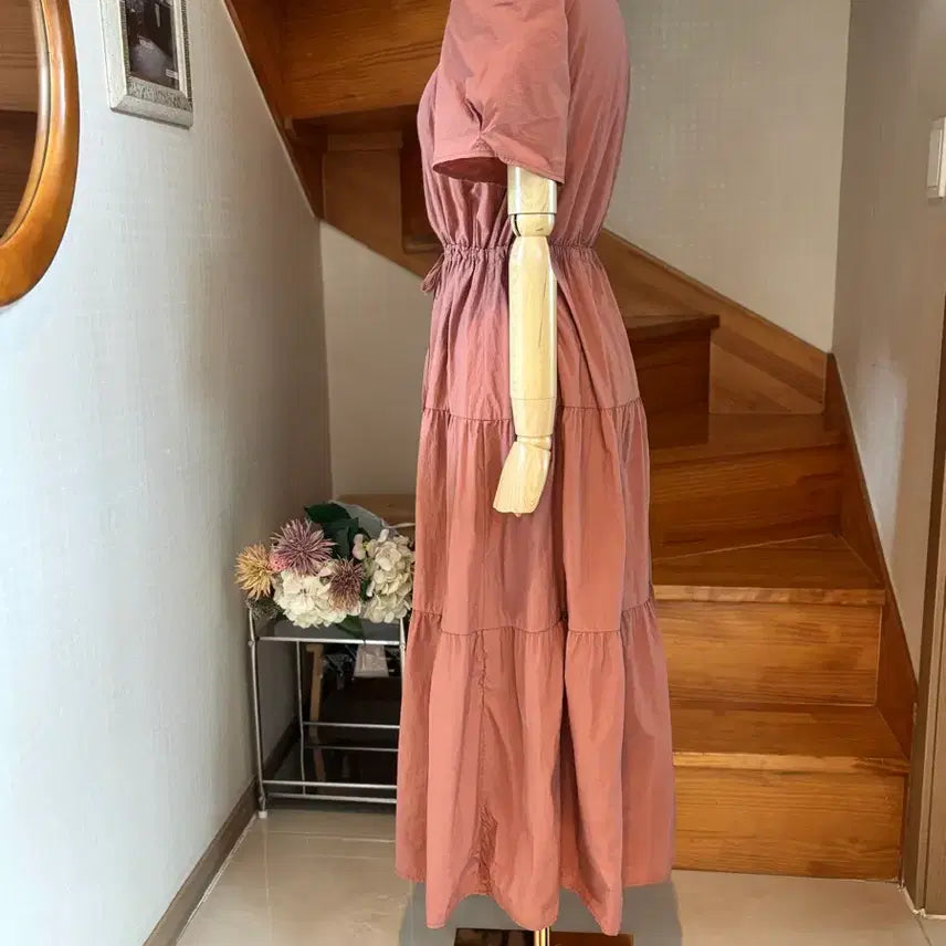 [SOLD OUT] 퍼프 소매 스퀘어넥 캉캉 원피스 핑크. 플라스틱아일랜드